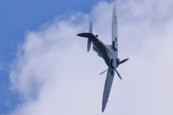 20 September 2021 - 13-02-52

-------------------
Spitfire G-ILDA over Dartmouth & Kingswear